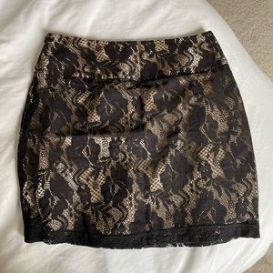 • Forever 21 • Lace Pencil Skirt